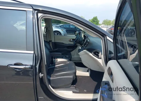 2017 Chrysler Pacifica Touring L from USA, damaged, VIN 2C4RC1BG1HR516142